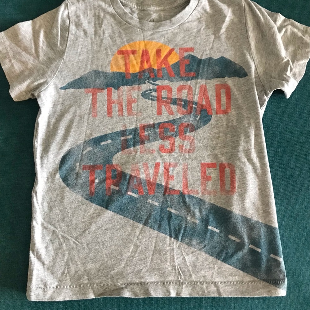 Peek Kids' Gray Graphic Tee - 'Take The Road Less Traveled' Size 6/7